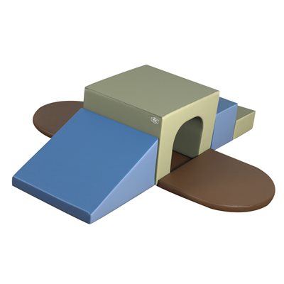 Tunnel d'escalade confortable dans les bois